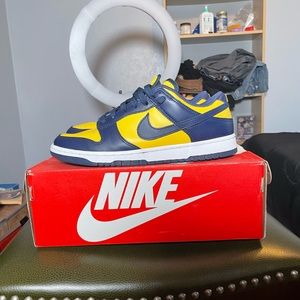 Nike Dunk Low Michigan Size 9 Mens - Great Condition